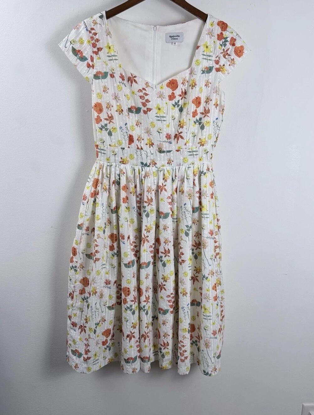 Magnolia Place White Floral Cottagecore Midi Dress Medium Fit Flare